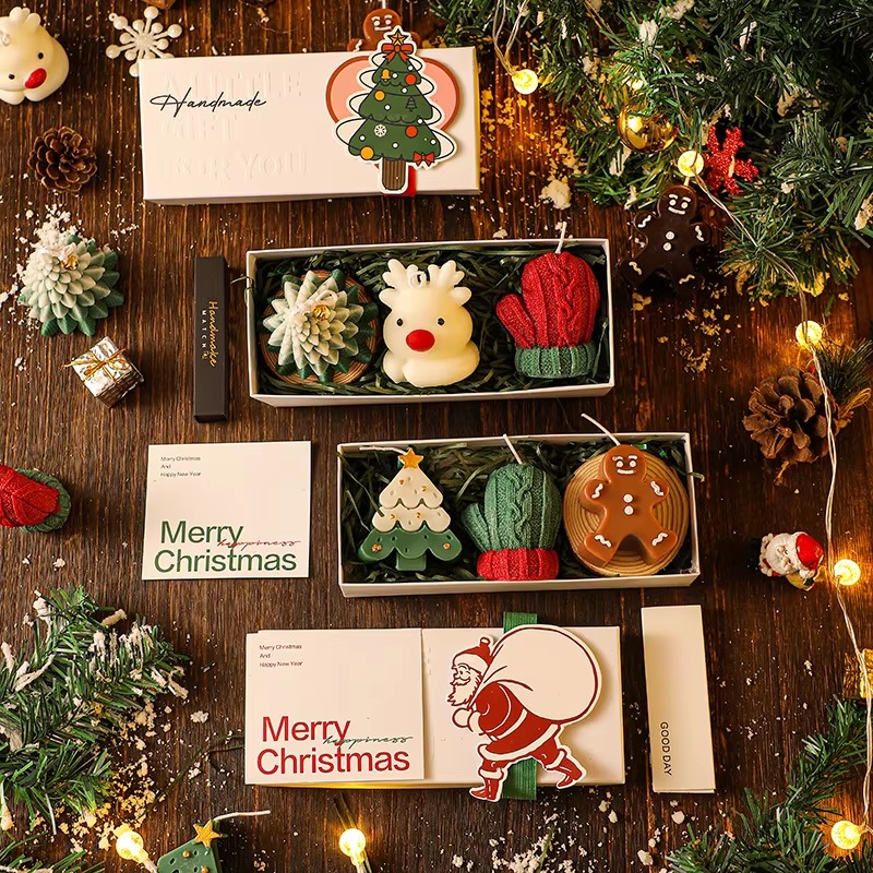 3個入り手作りクリスマスアロマキャンドルセット（サンタ、雪だ - Holiday Candle Set のレビューと価格